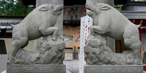 image of wild boar komainu